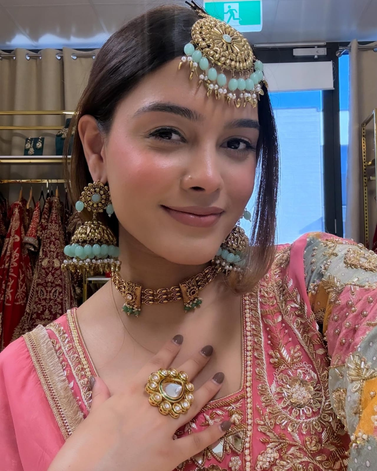 গার্লফ্রেন্ডের ভার্জিনিটি দুই বন্ধু মিলে